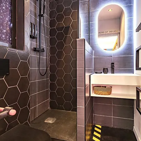 Le Vaisseau Contre L'empire - T1 With Clim & Wifi Toulouse