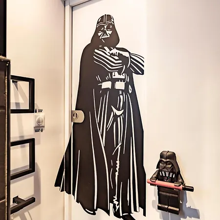 Le Vaisseau Contre L'empire - T1 With Clim & Wifi *